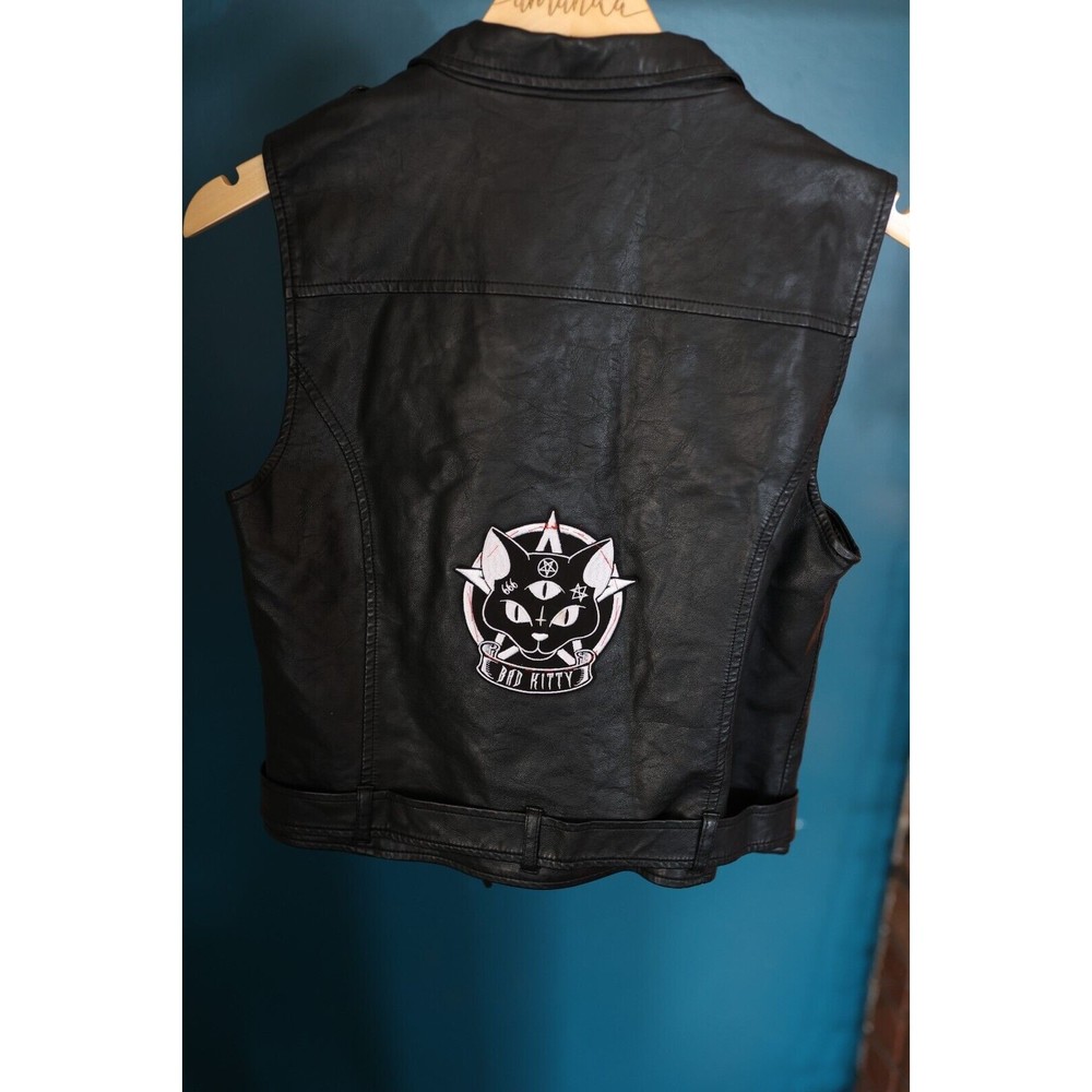 Hot Topic Black Moto Vest L Faux Leather Asymmetrical Bad Kitty back Patch - Picture 2 of 11